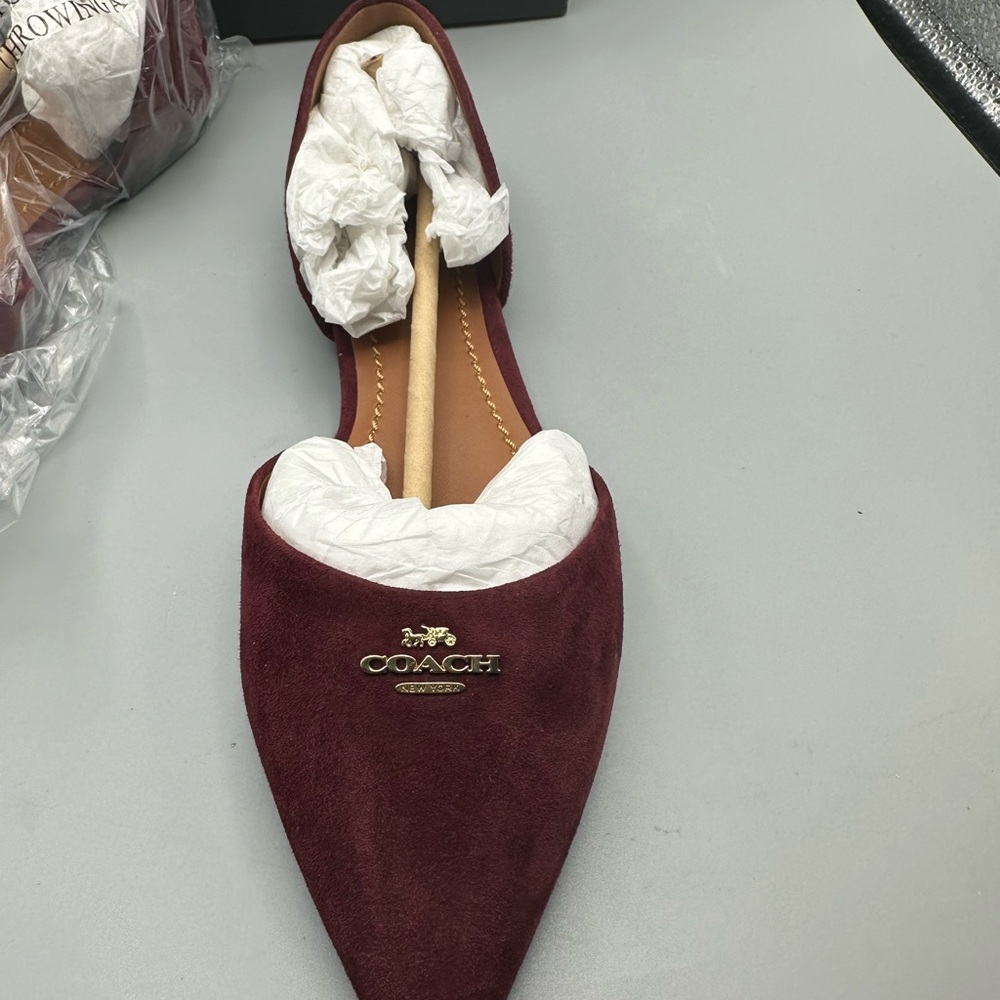 Coach Pointed Toe wine flats size 7 - Picture 13 of 15